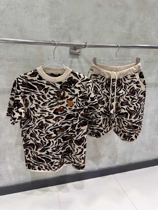 Apparel — TGm17_ISmQEs view