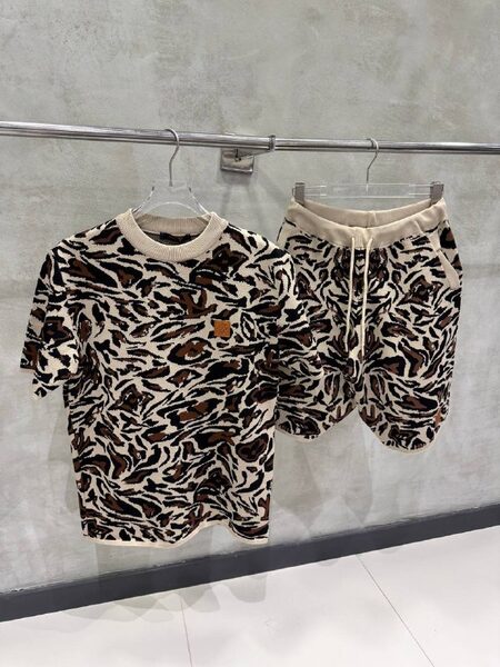 Apparel — TGm17_ISmQEs view 3