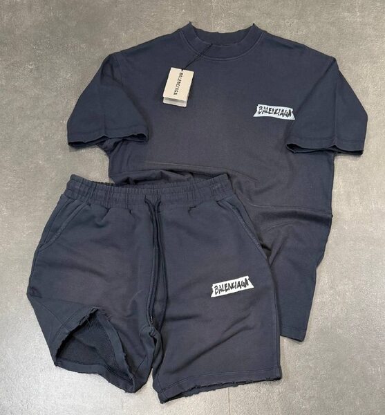 Apparel — TGm2mEgS6xao view 2