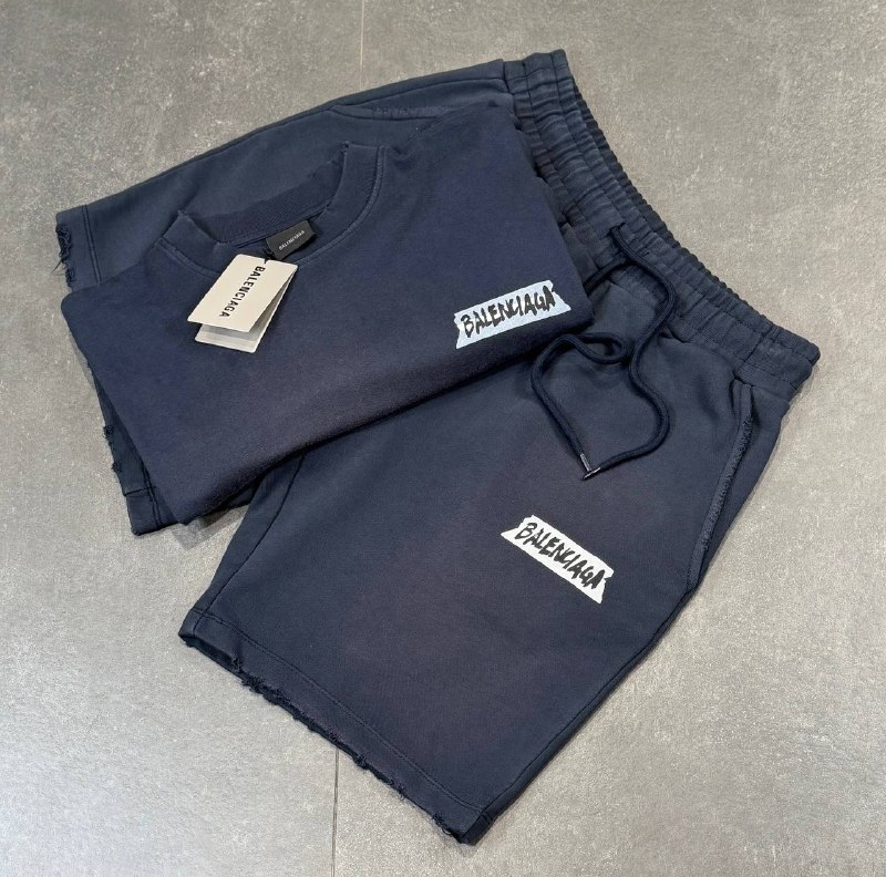 Apparel — TGm2mEgS6xao view