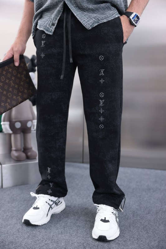 Apparel — TGm4g79IjEz6