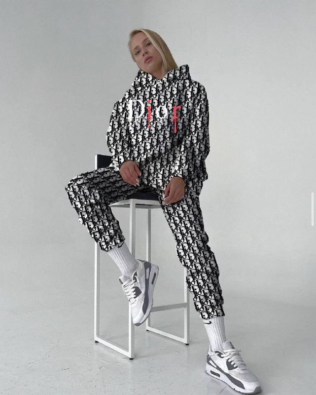 Apparel — TGm7ut23MwPj view