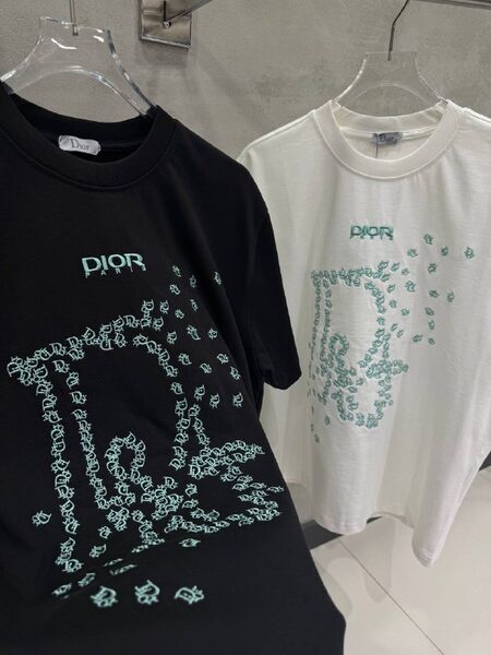 Apparel — TGmCCc61Ela9