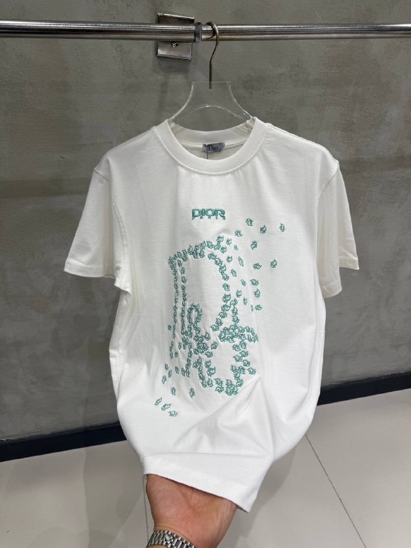 Apparel — TGmCCc61Ela9 view