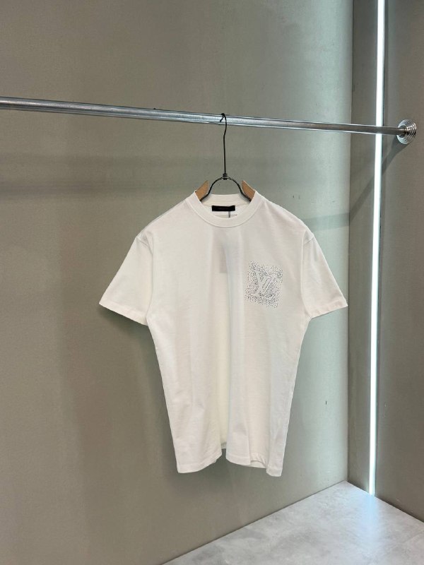 Apparel — TGmDliQS72Mo view
