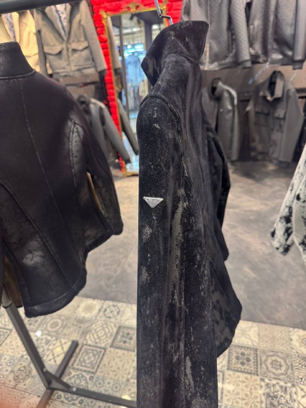 Apparel — TGmQBUI3jUSZ view