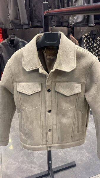 Apparel — TGmWDwQFzti4 view 2