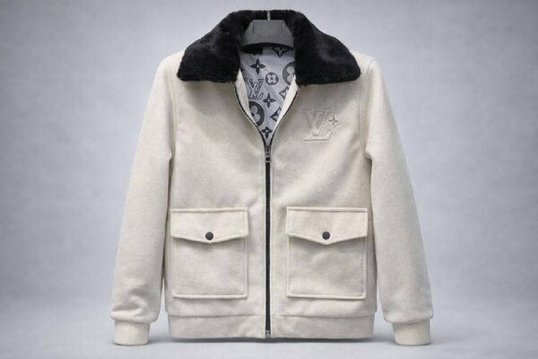 Apparel — TGmWDwQFzti4 view 7