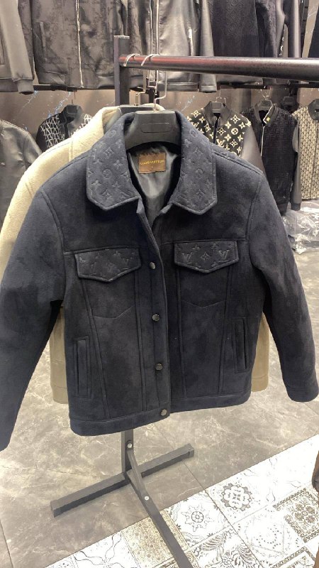 Apparel — TGmWDwQFzti4 view