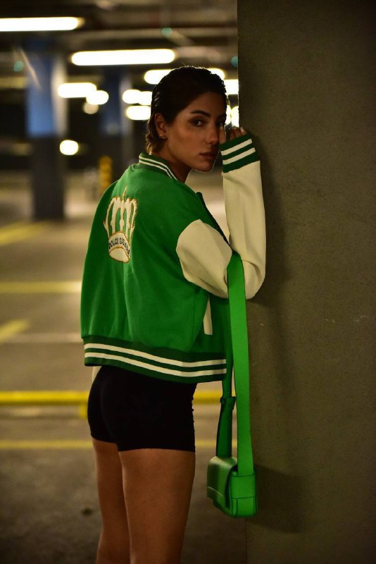 Apparel — TGmZilvH0AeW view