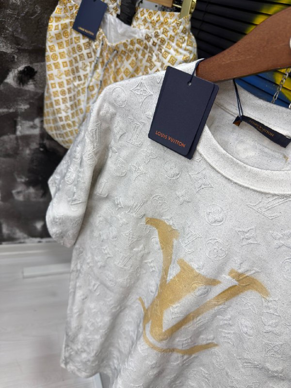 Apparel — TGmsbut9ENnJ view
