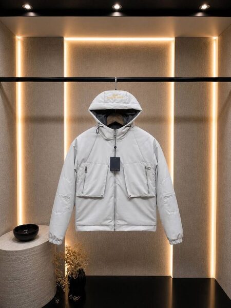 Apparel — TGnAVCj6PPEh view 5