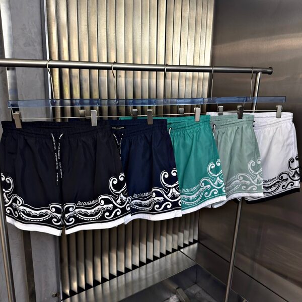 Apparel — TGnW6Mm3e_fQ