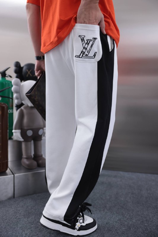 Apparel — TGnWWXE_tPQm