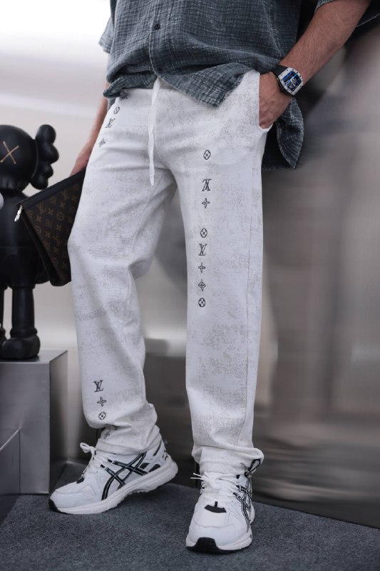 Apparel — TGnpcu2VULmG