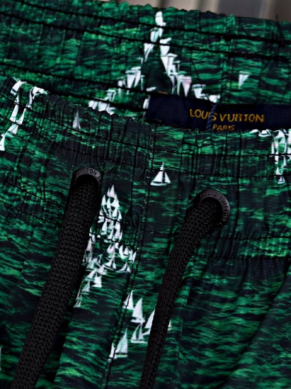 Apparel — TGnvlZEx2CoN view