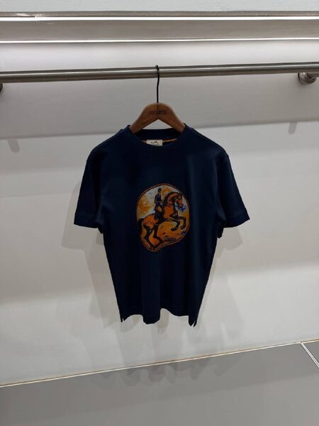 Apparel — TGo2zuBRukkE
