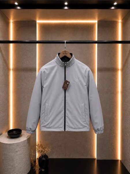 Apparel — TGoO3OFTxDWb view 2