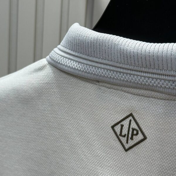 Apparel — TGoRbPZ9VYMG view 2