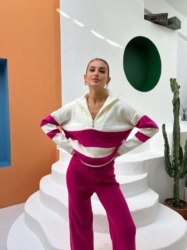 Apparel — TGowX0ZdTeT2 view