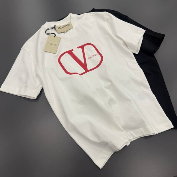 Apparel — TGp8cHTYJ0Yg view 4