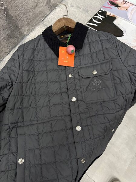 Apparel — TGpA68aAOrHZ view 4