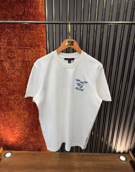 Apparel — TGpC-uU7Ifrd view 3