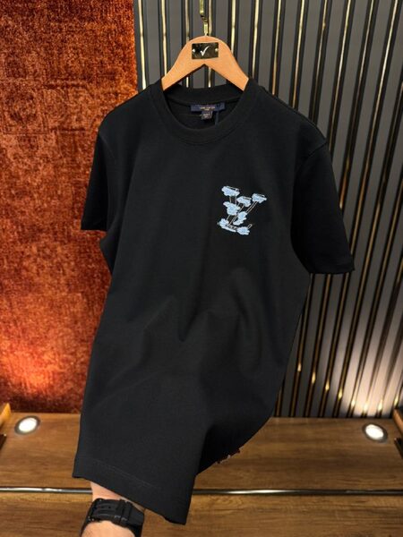Apparel — TGpC-uU7Ifrd view 4