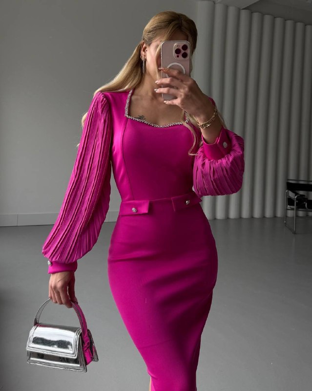 Apparel — TGpCI14RrG2N view