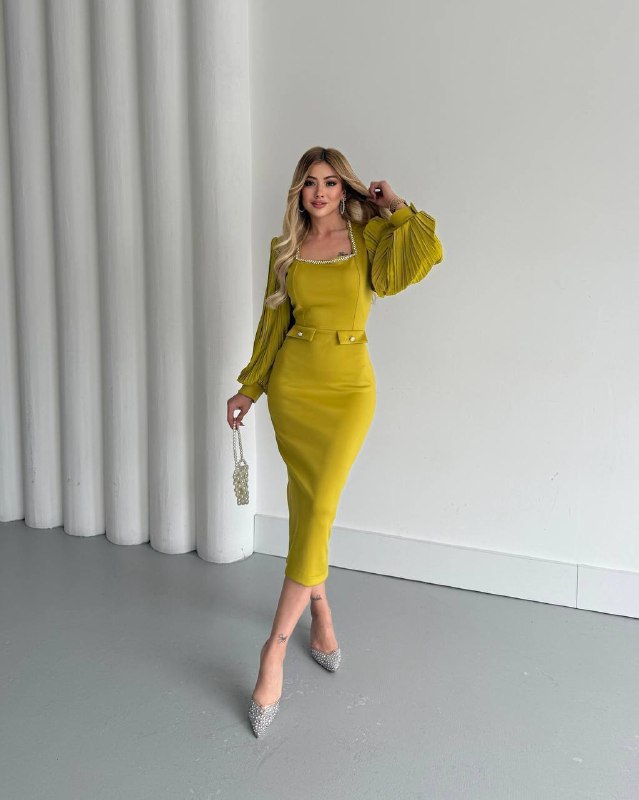 Apparel — TGpCI14RrG2N view
