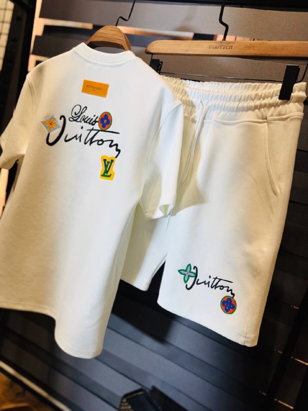 Apparel — TGpLrCnZnA4n
