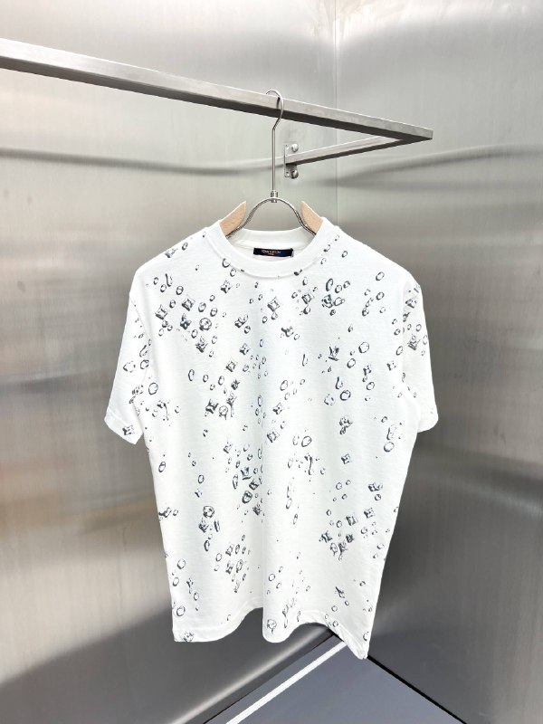 Apparel — TGpeNRS0qeQM