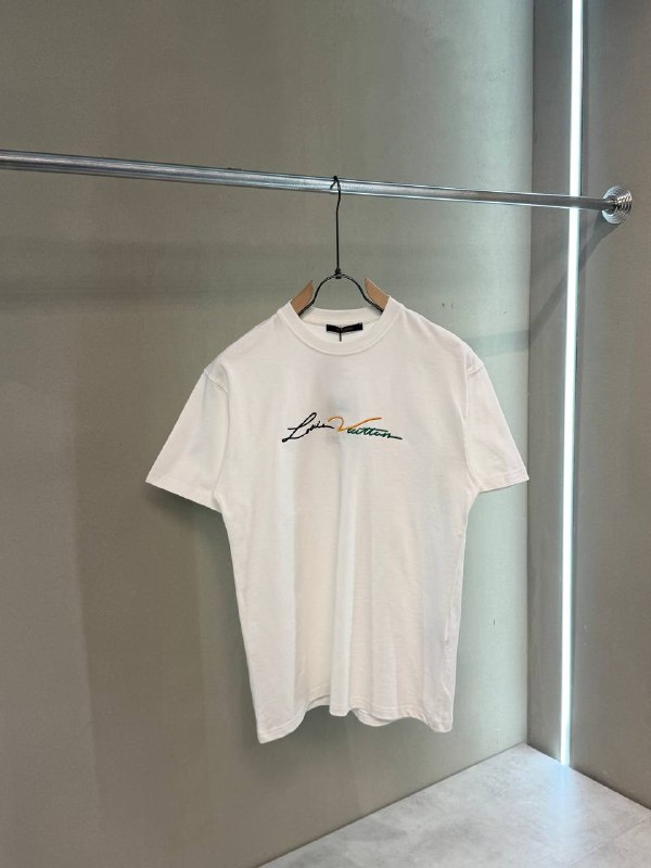 Apparel — TGpkgqWHUovw view