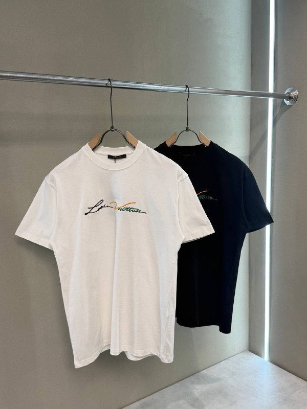 Apparel — TGpkgqWHUovw view