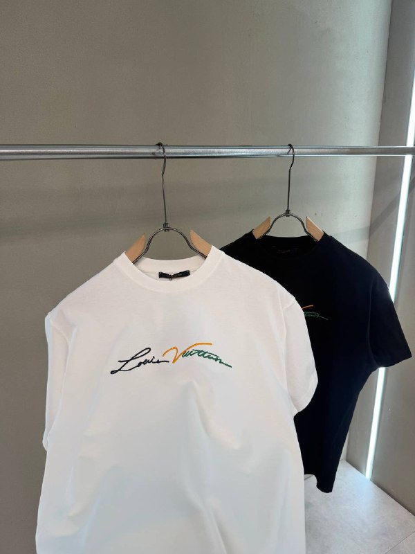Apparel — TGpkgqWHUovw view