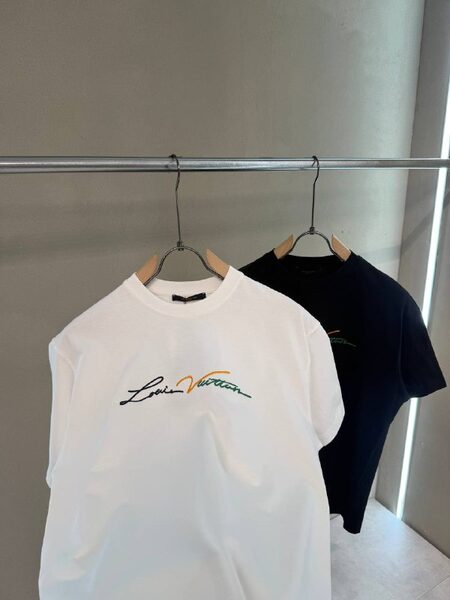 Apparel — TGpkgqWHUovw view 4
