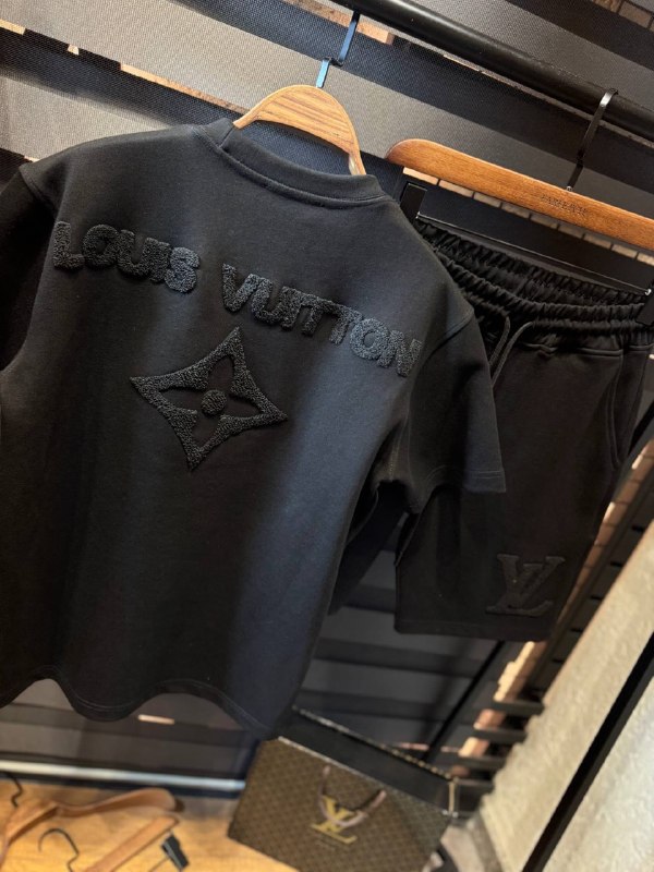 Apparel — TGpu_uY8Z9c2
