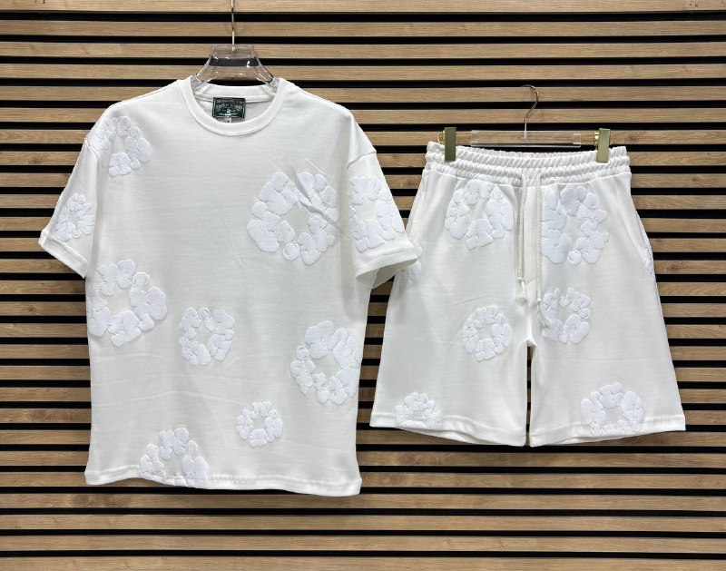 Apparel — TGq8MOo-wJUh view
