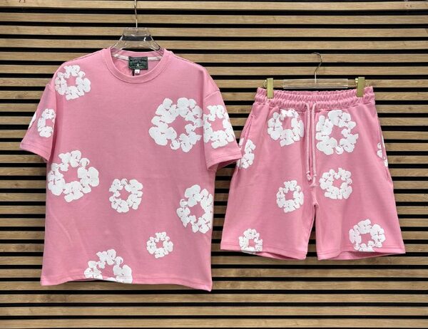 Apparel — TGq8MOo-wJUh view 3