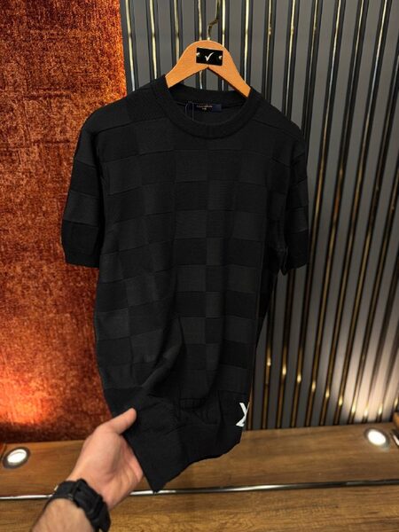 Apparel — TGqC_V7uRUAL view 4