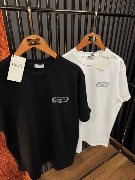 Apparel — TGqDrac2aTvG view 3