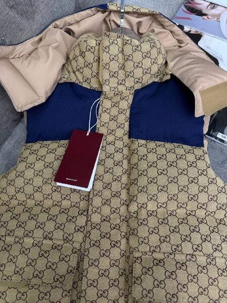 Apparel — TGqJ6GKRoWTI view 3