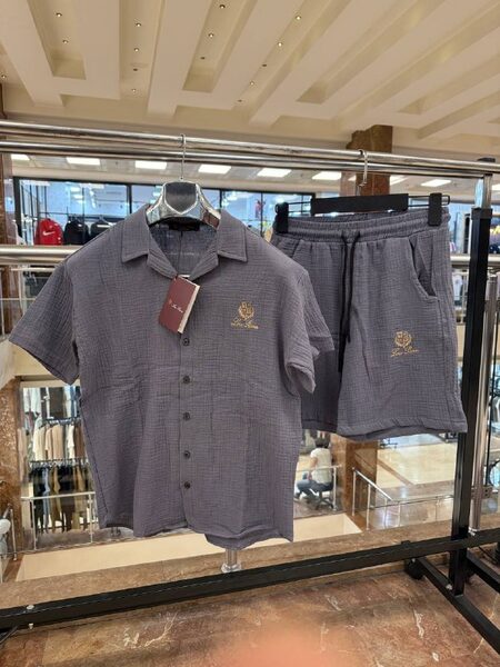 Apparel — TGqP7fjLALWo view 3