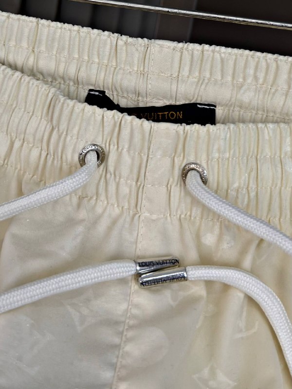 Apparel — TGqUCJSGr9B9 view