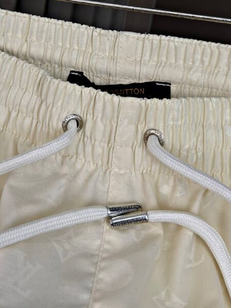 Apparel — TGqUCJSGr9B9 view 3