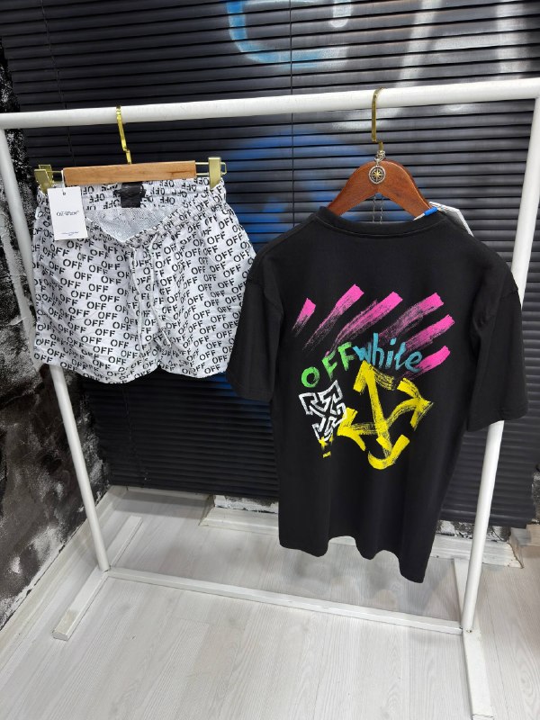Apparel — TGqVgn5Rn1Hm view