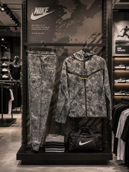 Apparel — TGqVo6ev7p1A