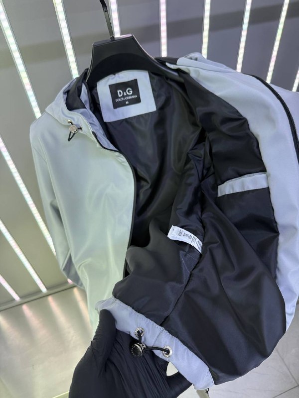 Apparel — TGqWNGydadw8 view