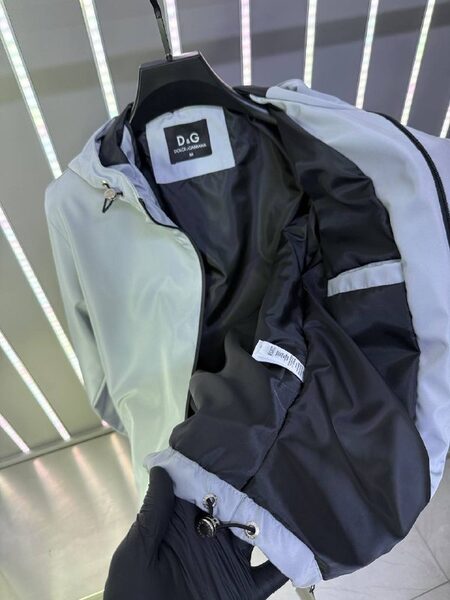 Apparel — TGqWNGydadw8 view 4