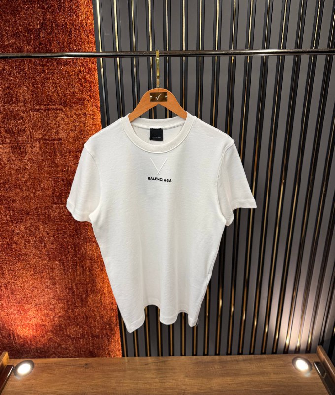 Apparel — TGq_6crCqNyi view